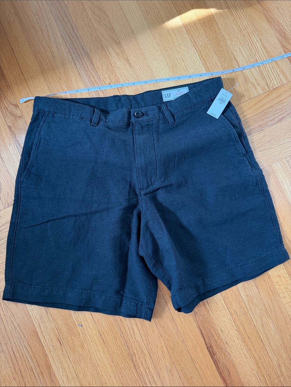 GAP Men's Black Flat-Front Casual Shorts 32 w